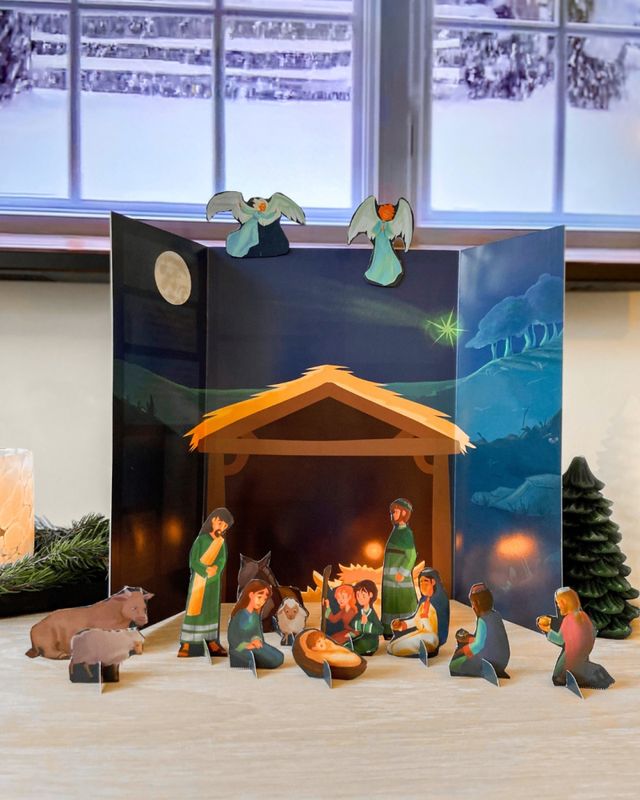 Adventskalender med figurer og stall