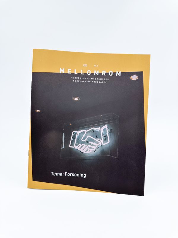 Ekstra sett med tweenshefter og foreldremagasin